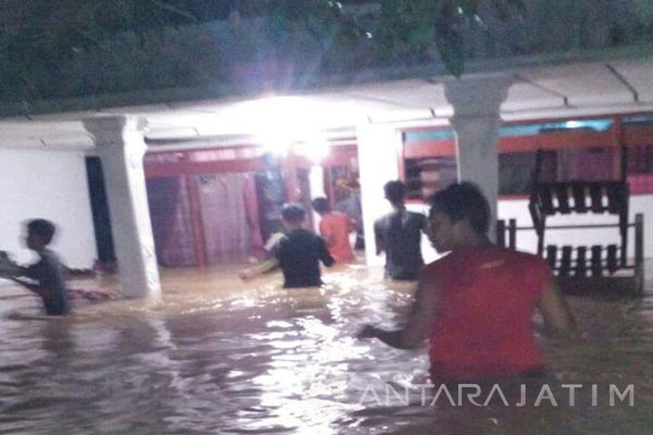 20170104BANJIR-PAMEKASAN-ANT04.jpg