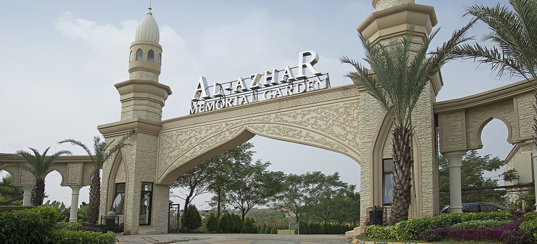 bagian-depan-al-azhar-memorial-garden.jpg