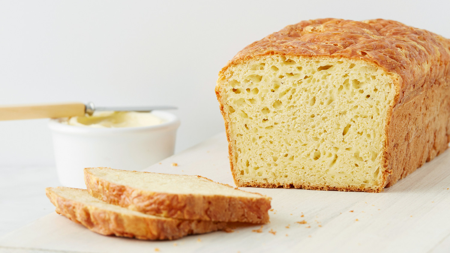 cheese-bread-222-d113085_horiz.jpg