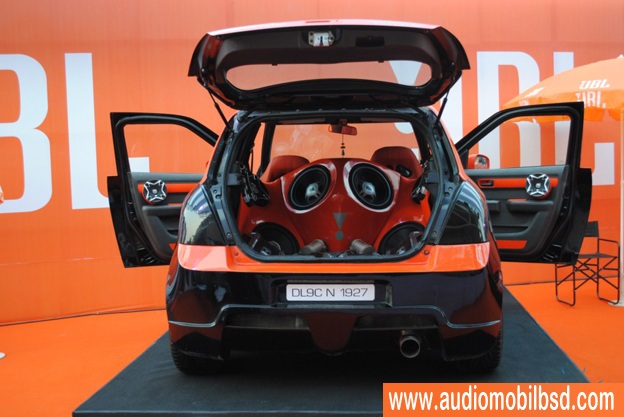 jbl-audio-sound-system-mobil.jpg