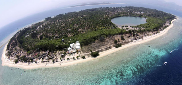 Pantai Gili Meno masuk Pantai Terindah di Indonesia tahun 2016.jpg