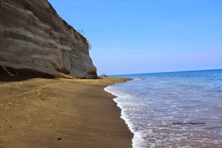 Pantai-Tebing.jpg