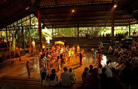 Saung-Angklung-Udjo.jpg