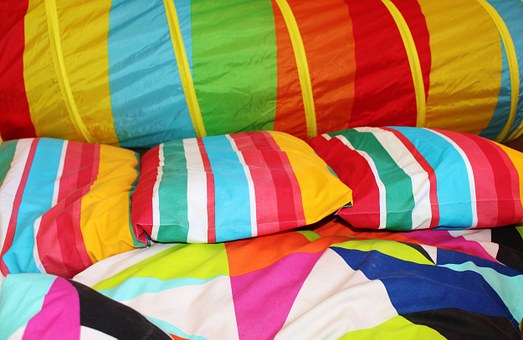 warna-sprei-yang-terang.jpg